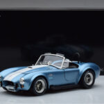 Shelby Cobra 427 S/C Ljusblå Kyosho 1:18 - image 9 of 9