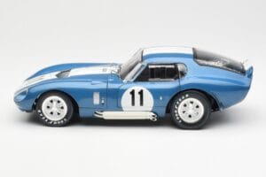 Shelby Daytona Cobra Coupe #11 S. Thompson 24 Hours of Le Mans 1965 CMR 1:18 CMR114 Metall — bild 4 av 8