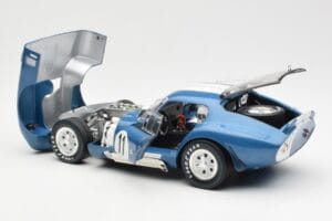 Shelby Daytona Cobra Coupe #11 S. Thompson 24 Hours of Le Mans 1965 CMR 1:18 CMR114 Metall — bild 5 av 8