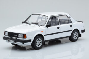 Skoda 130 L Vit IXO 1:18