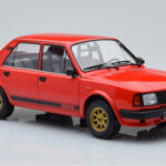 Skoda 130 LR Röd IXO 1:18 - image 4 of 6