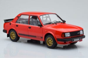 Skoda 130 LR Röd IXO 1:18 18CMC159 Metall — bild 4 av 6