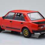 Skoda 130 LR Röd IXO 1:18 - image 5 of 6