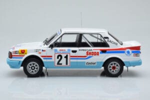 Skoda 130 LR #21 L. Krecek / B. Motl Rally Acropolis 1986 IXO 1:18 18RMC157A Metall — bild 3 av 6