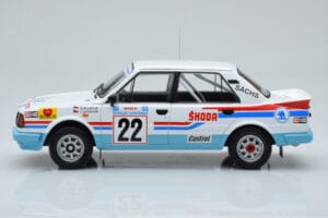 Skoda 130 LR #22 S. Kvaizar / J. Janecek Rally Acropolis 1986 IXO 1:18 18RMC157B Metall — bild 3 av 6