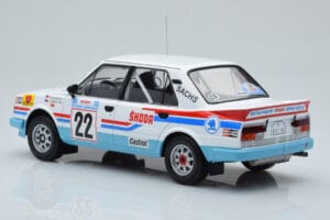 Skoda 130 LR #22 S. Kvaizar / J. Janecek Rally Acropolis 1986 IXO 1:18 18RMC157B Metall — bild 5 av 6