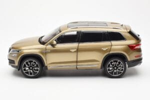 Skoda Kodiaq Guld FAW 1:18 ZSX000001GOL Metall — bild 4 av 8