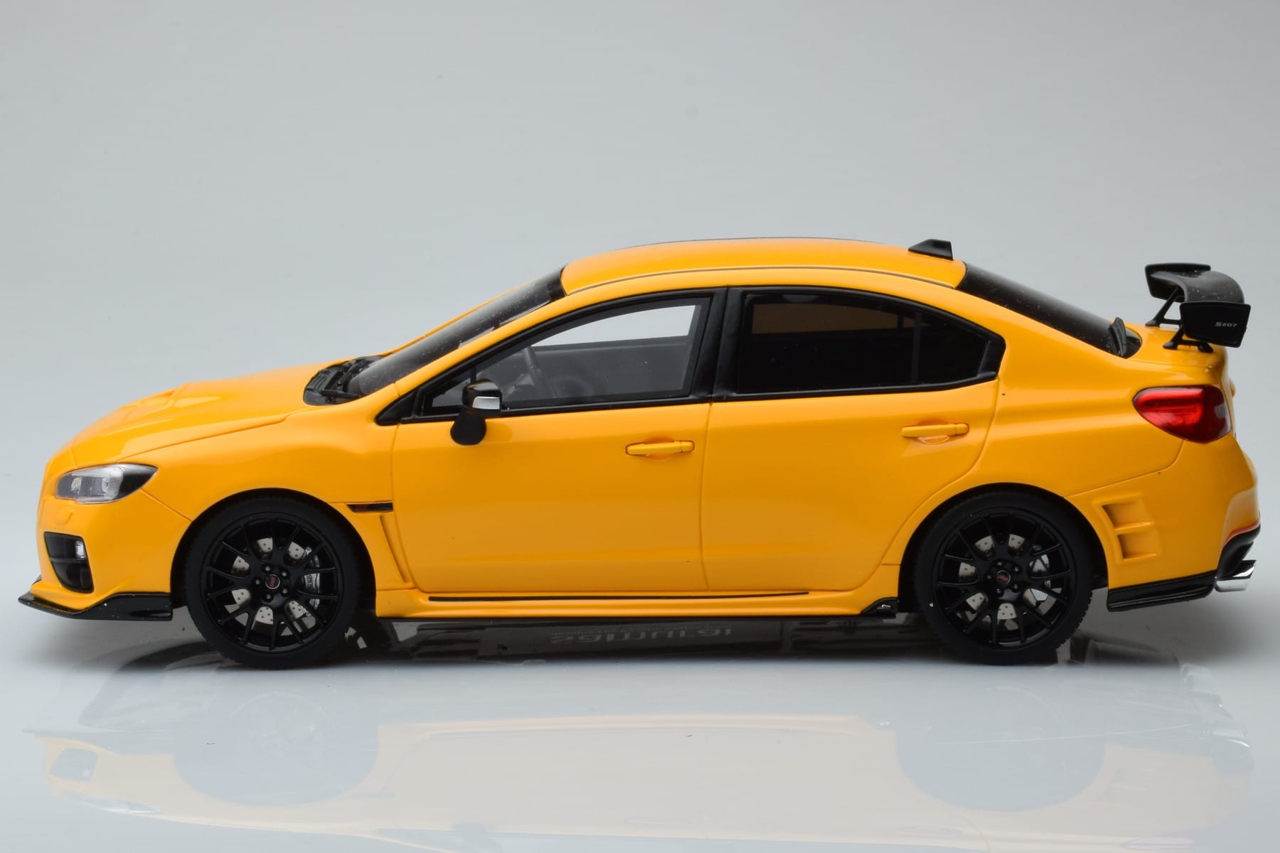 Subaru Impreza WRX STI Nurburgring Challenge Package Gul Kyosho 1:18 KSR18021Y Resin — bild 3 av 5