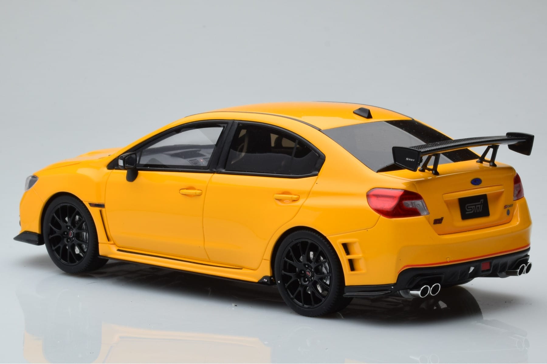 Subaru Impreza WRX STI Nurburgring Challenge Package Gul Kyosho 1:18 KSR18021Y Resin — bild 4 av 5