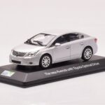 Toyota Avensis T270 Silver Minichamps 1:43 - image 2 of 4