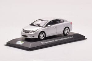 Toyota Avensis T270 Silver Minichamps 1:43 403166903 Metall — bild 2 av 4