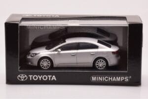 Toyota Avensis T270 Silver Minichamps 1:43 403166903 Metall — bild 4 av 4