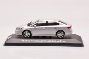 Toyota Avensis T270 Silver Minichamps 1:43