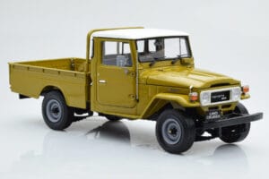 Toyota Land Cruiser 40 4x4 Pickup Oliv Kyosho 1:18 08958K Metall — bild 6 av 8