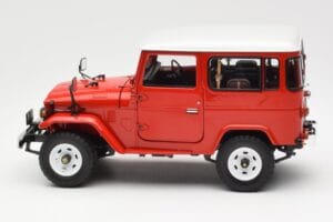 Toyota Land Cruiser FJ40 Van Röd Kyosho 1:18 08971R Metall — bild 4 av 8