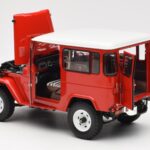 Toyota Land Cruiser FJ40 Van Röd Kyosho 1:18 08971R - image 5 of 8