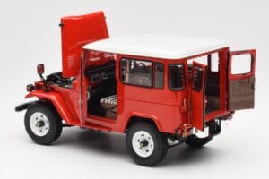 Toyota Land Cruiser FJ40 Van Röd Kyosho 1:18 08971R Metall — bild 5 av 8