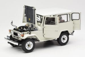 Toyota Land Cruiser FJ40 Van Vit Kyosho 1:18 08971W Metall — bild 2 av 8