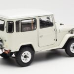 Toyota Land Cruiser FJ40 Van Vit Kyosho 1:18 08971W - image 3 of 8