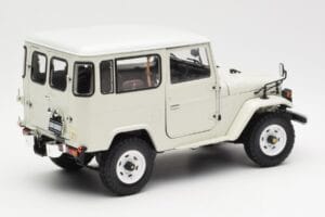Toyota Land Cruiser FJ40 Van Vit Kyosho 1:18 08971W Metall — bild 3 av 8