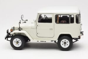 Toyota Land Cruiser FJ40 Van Vit Kyosho 1:18 08971W Metall — bild 4 av 8