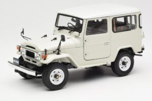 Toyota Land Cruiser FJ40 Van Vit Kyosho 1:18 08971W