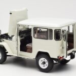 Toyota Land Cruiser FJ40 Van Vit Kyosho 1:18 08971W - image 5 of 8