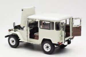 Toyota Land Cruiser FJ40 Van Vit Kyosho 1:18 08971W Metall — bild 5 av 8