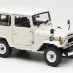 Toyota Land Cruiser FJ40 Van Vit Kyosho 1:18 08971W - image 6 of 8