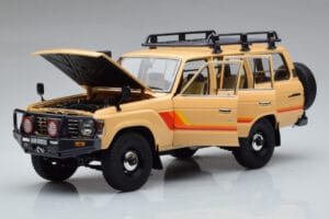 Toyota Land Cruiser 60 Beige Med Tillval Kyosho 1:18 08956XBE Metall — bild 2 av 12