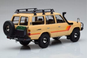 Toyota Land Cruiser 60 Beige Med Tillval Kyosho 1:18 08956XBE Metall — bild 3 av 12