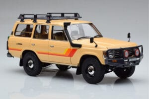 Toyota Land Cruiser 60 Beige Med Tillval Kyosho 1:18 08956XBE Metall — bild 5 av 12