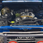 Toyota Land Cruiser 60 Blå Med Tillval Kyosho 1:18 - image 9 of 11