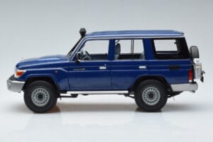 Toyota Land Cruiser J76 Blå Almost Real 1:18 870101 Metall — bild 4 av 7