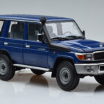 Toyota Land Cruiser J76 Blå Almost Real 1:18 - image 5 of 7