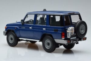Toyota Land Cruiser J76 Blå Almost Real 1:18 870101 Metall — bild 6 av 7
