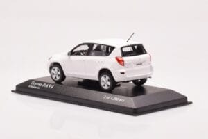 Toyota RAV4 XA30 Vit Minichamps 1:43 400166571 Metall — bild 3 av 4