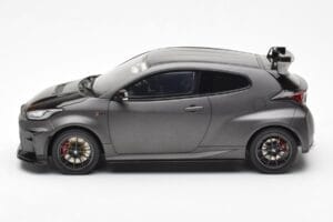 Toyota GR Yaris Circuit Package Svart Otto 1:18 OT1046 Metall — bild 3 av 6