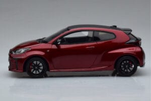 Toyota GR Yaris Röd Otto 1:18 OT1003 Resin — bild 3 av 6