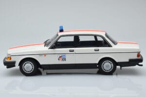 Volvo 240 GL Polis Belgien Minichamps 1:18 155171492 Metall — bild 3 av 6