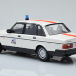 Volvo 240 GL Polis Belgien Minichamps 1:18 - image 5 of 6