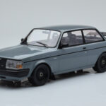 Volvo 240 Turbo Grå IXO 1:18
