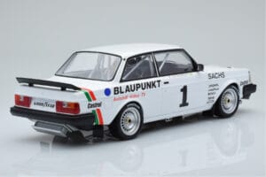 Volvo 240 Turbo IPS Racing Blaupunkt #1 P. Stureson DTM Zolder 1986 IXO 1:18 18RMC106 Metall — bild 2 av 6