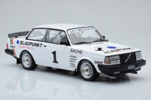 Volvo 240 Turbo IPS Racing Blaupunkt #1 P. Stureson DTM Zolder 1986 IXO 1:18 18RMC106 Metall — bild 4 av 6