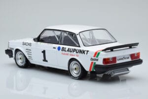 Volvo 240 Turbo IPS Racing Blaupunkt #1 P. Stureson DTM Zolder 1986 IXO 1:18 18RMC106 Metall — bild 5 av 6