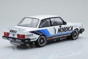 Volvo 240 Turbo Nordica #1 J. Cecotto / A. Olafsson ETCC Brno 1986 IXO 1:18 18RMC087 Metall — bild 2 av 6