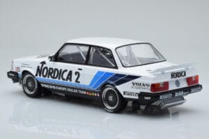 Volvo 240 Turbo Nordica #2 U. Granberg / T. Lindstrom ETCC Brno 1986 IXO 1:18 18RMC088 Metall — bild 5 av 6