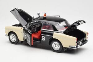 Volvo P121 Polis Revell 1:18 8904 Metall — bild 5 av 8