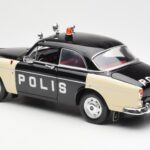 Volvo P121 Polis Revell 1:18 8904 - image 7 of 8