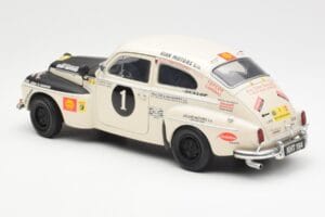Volvo PV 544 Rally Revell 1:18 8922 Metall — bild 7 av 8